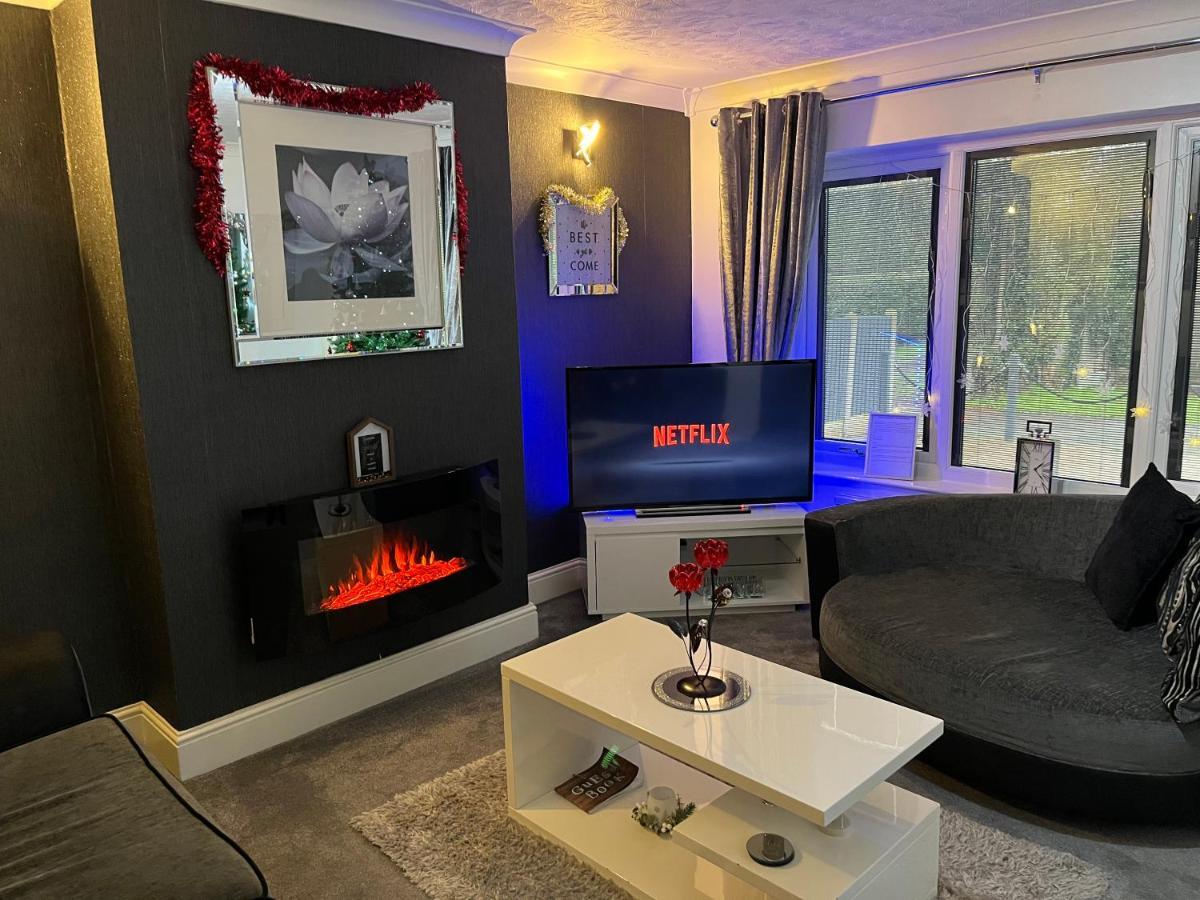 The Brook House - Spacious 3 Bed Home From Home In Burton Eksteriør billede