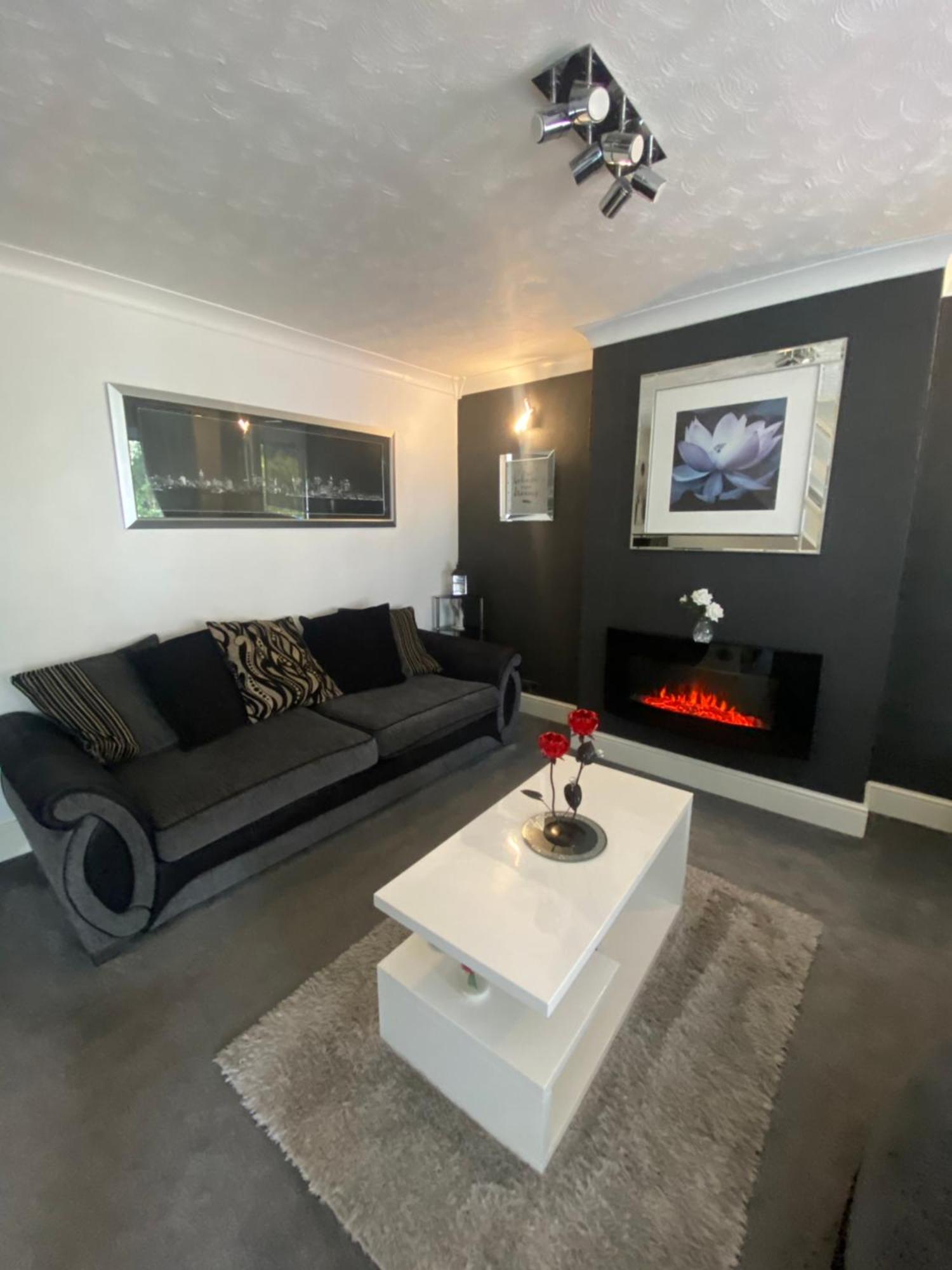 The Brook House - Spacious 3 Bed Home From Home In Burton Eksteriør billede