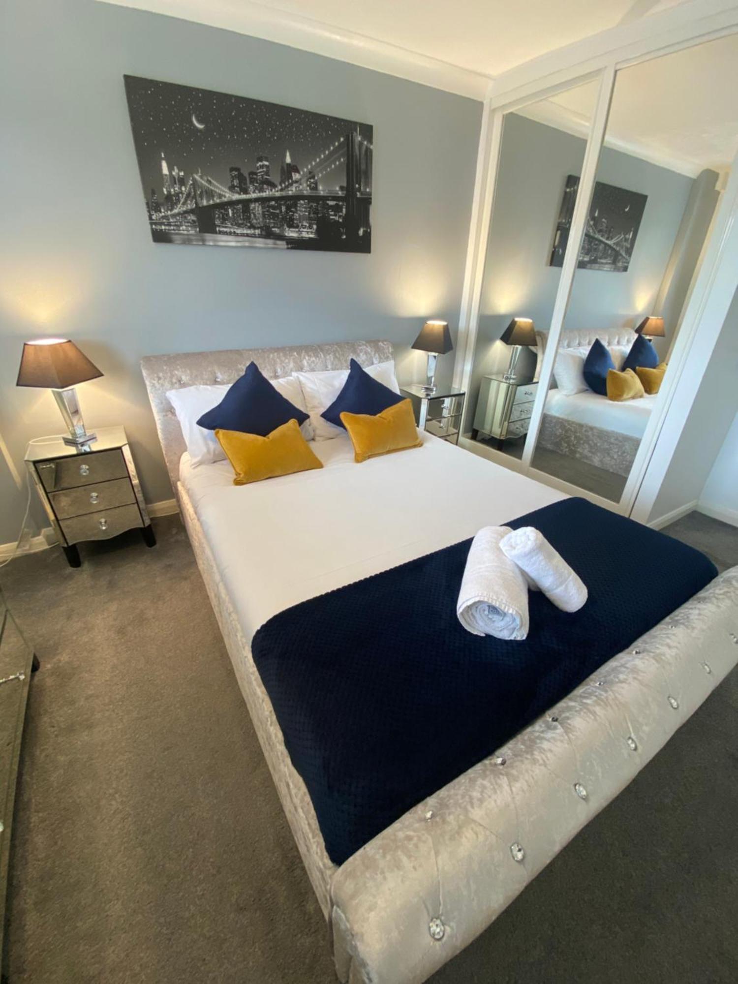 The Brook House - Spacious 3 Bed Home From Home In Burton Eksteriør billede