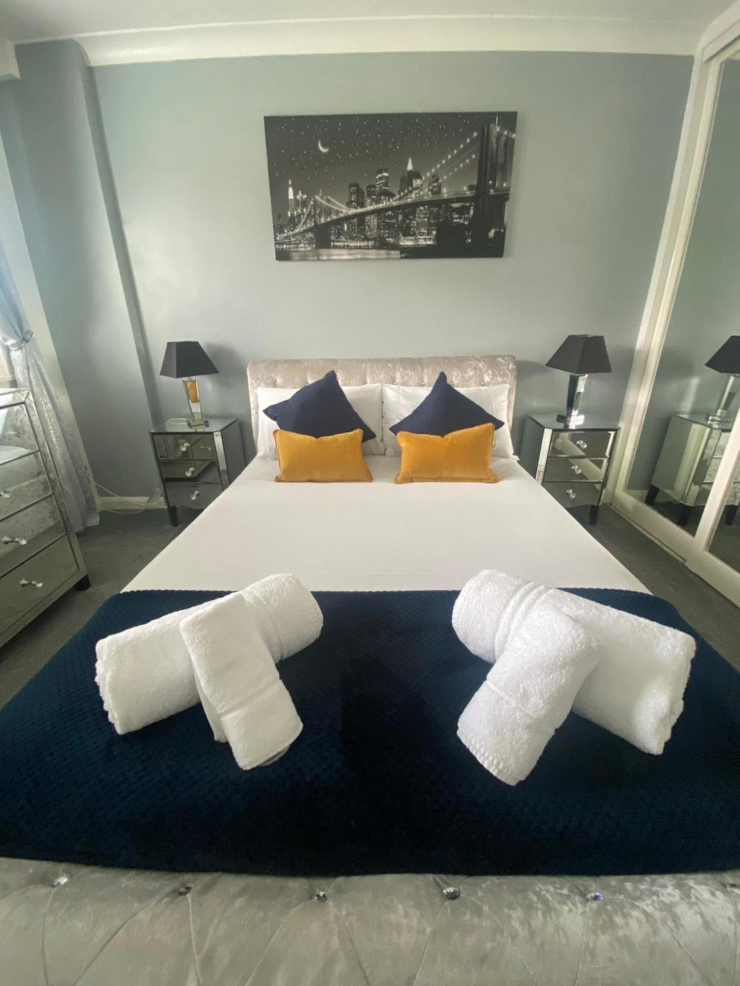 The Brook House - Spacious 3 Bed Home From Home In Burton Eksteriør billede